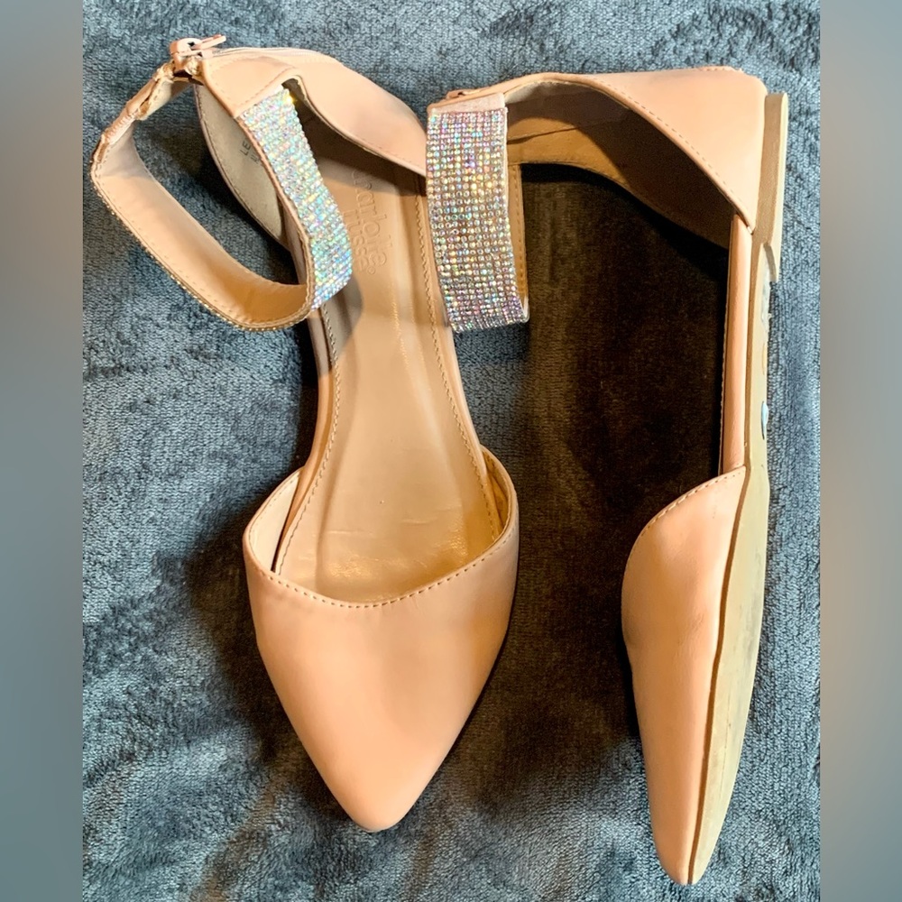 Women's flats